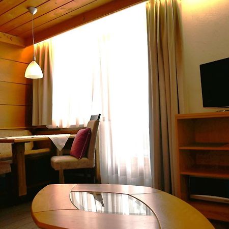 Hotel Garni Bergsonne Samnaun Oda fotoğraf